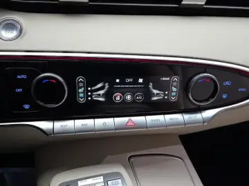 2022 Genesis GV70 с пробегом 11 890 км
