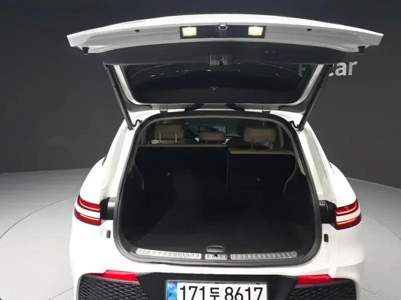 2022 Genesis GV70 с пробегом 11 890 км
