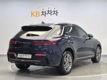 2021 Genesis GV70 с пробегом 83 466 км