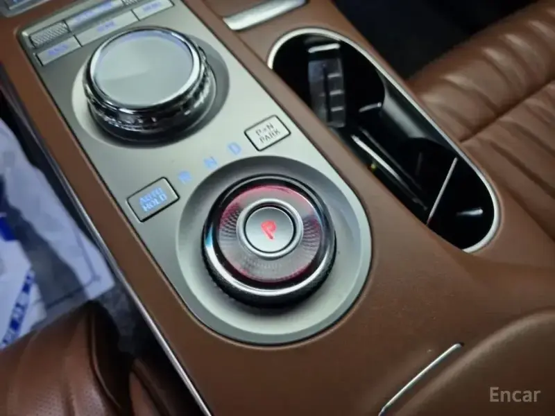 2021 Genesis GV70 с пробегом 83 466 км