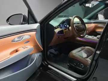 2022 Genesis GV70 с пробегом 44 879 км