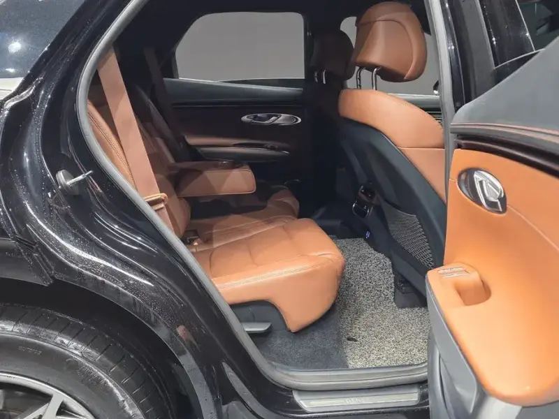 2022 Genesis GV70 с пробегом 44 879 км