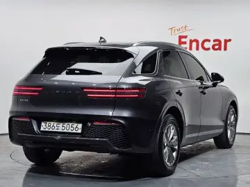 2021 Genesis GV70 с пробегом 51 000 км