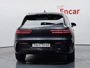 2021 Genesis GV70 с пробегом 51 000 км