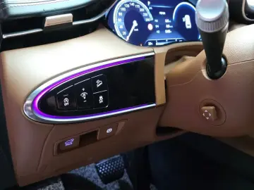 2022 Genesis GV70 с пробегом 44 879 км