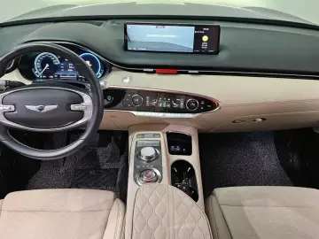 2021 Genesis GV70 с пробегом 51 000 км