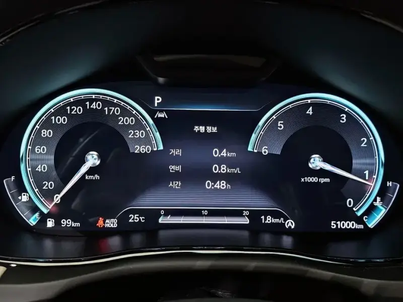 2021 Genesis GV70 с пробегом 51 000 км
