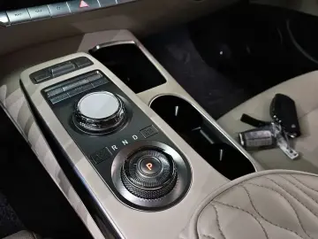2021 Genesis GV70 с пробегом 51 000 км