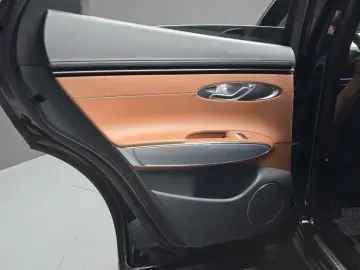 2022 Genesis GV70 с пробегом 44 879 км