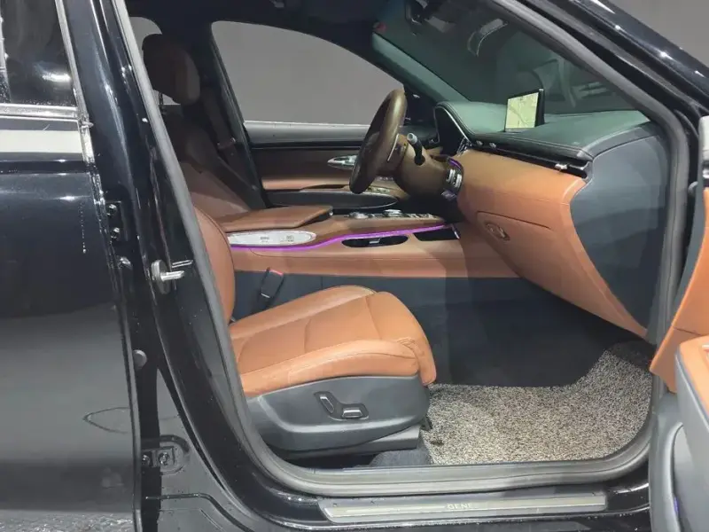 2022 Genesis GV70 с пробегом 44 879 км