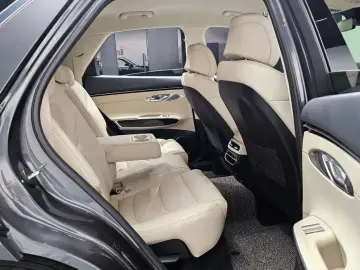 2021 Genesis GV70 с пробегом 51 000 км