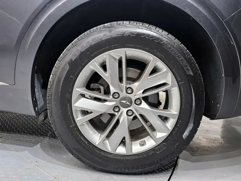 2021 Genesis GV70 с пробегом 51 000 км