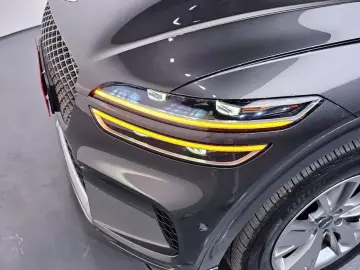 2021 Genesis GV70 с пробегом 51 000 км