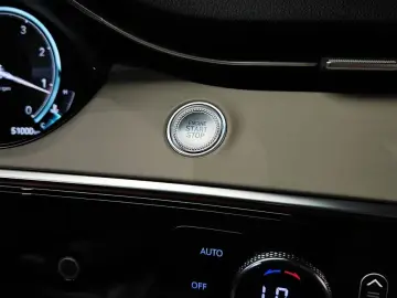 2021 Genesis GV70 с пробегом 51 000 км