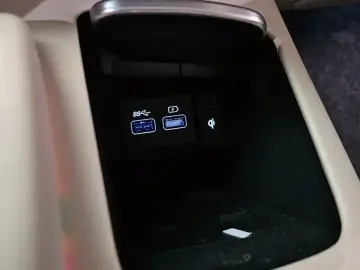 2021 Genesis GV70 с пробегом 51 000 км