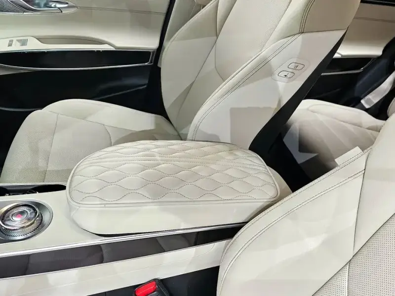 2021 Genesis GV70 с пробегом 51 000 км