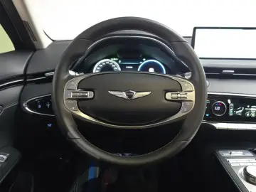 2022 Genesis GV70 с пробегом 70 762 км