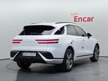2021 Genesis GV70 с пробегом 67 273 км