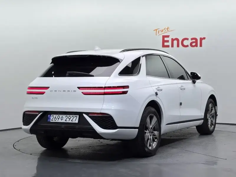 2021 Genesis GV70 с пробегом 67 273 км