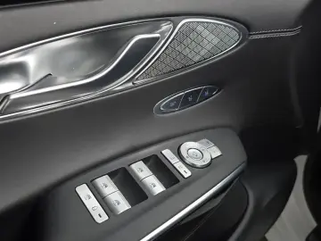 2022 Genesis GV70 с пробегом 70 762 км