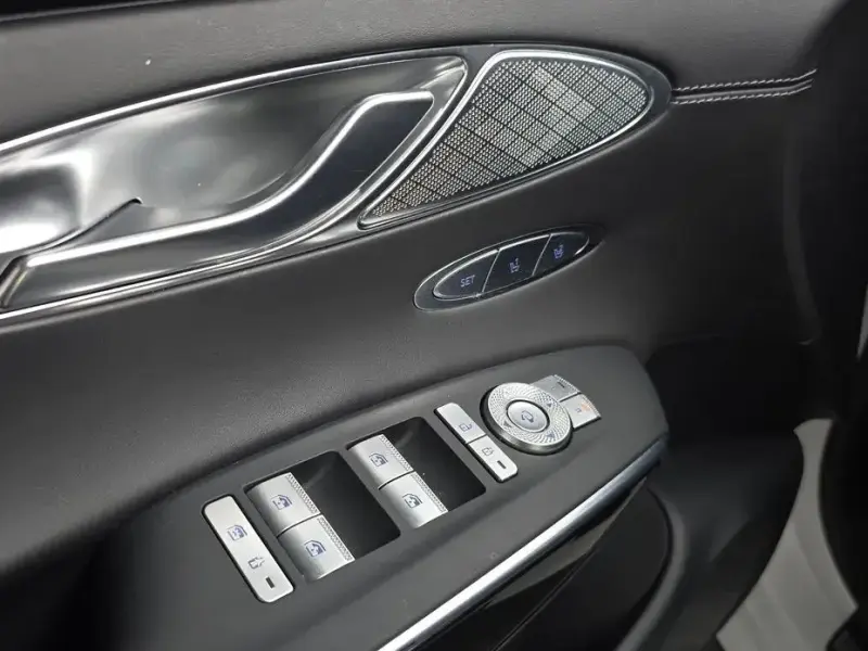 2022 Genesis GV70 с пробегом 70 762 км