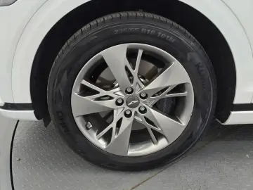 2021 Genesis GV70 с пробегом 67 273 км