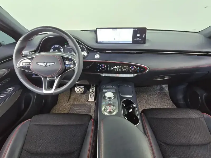 2021 Genesis GV70 с пробегом 67 273 км