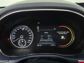 2021 Genesis GV70 с пробегом 67 273 км