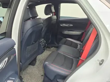 2021 Genesis GV70 с пробегом 67 273 км