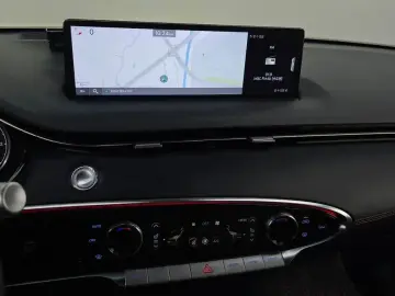 2021 Genesis GV70 с пробегом 67 273 км