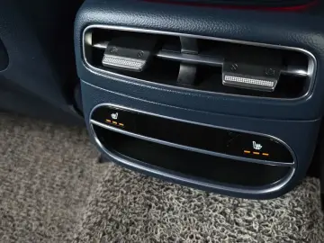2021 Genesis GV70 с пробегом 67 273 км