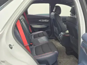 2021 Genesis GV70 с пробегом 67 273 км