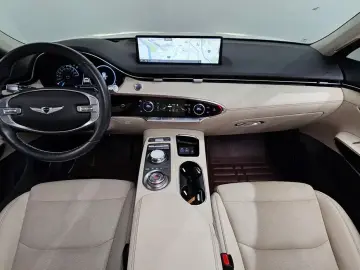 2021 Genesis GV70 с пробегом 64 494 км