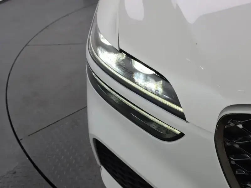 2021 Genesis GV70 с пробегом 67 273 км