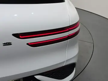 2021 Genesis GV70 с пробегом 67 273 км