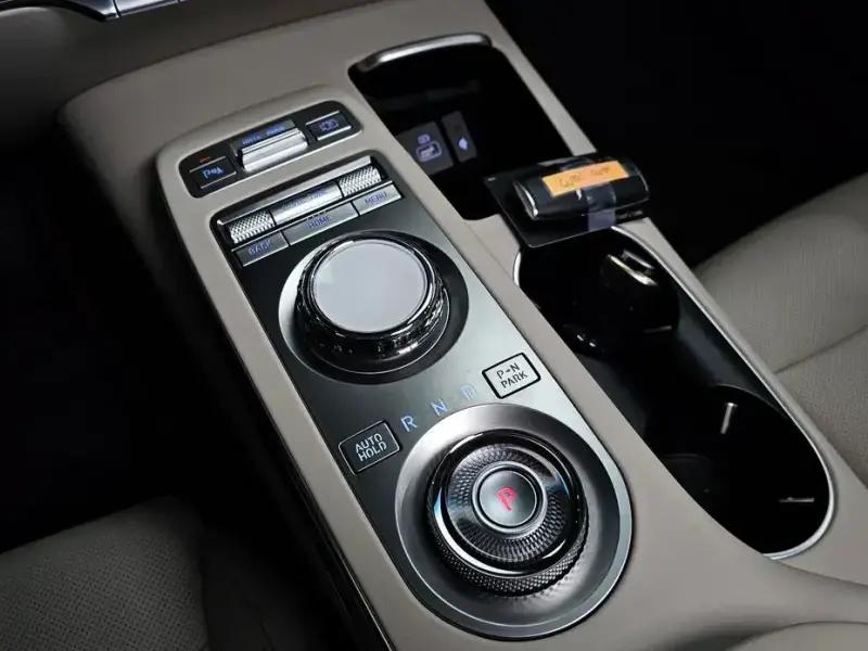 2021 Genesis GV70 с пробегом 64 494 км