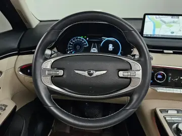 2021 Genesis GV70 с пробегом 64 494 км