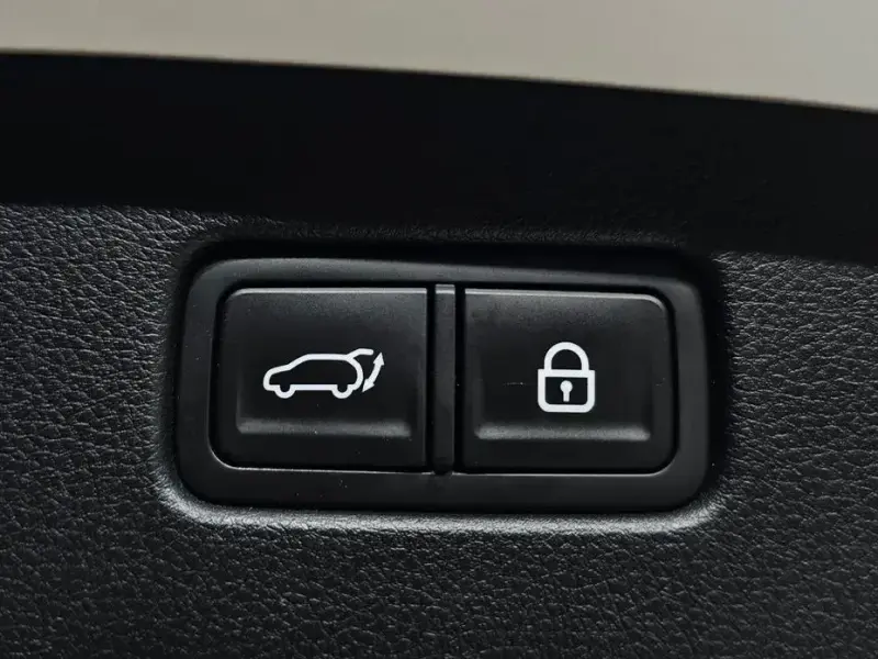 2021 Genesis GV70 с пробегом 64 494 км
