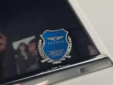2021 Genesis GV70 с пробегом 64 494 км