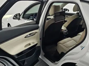 2021 Genesis GV70 с пробегом 64 494 км