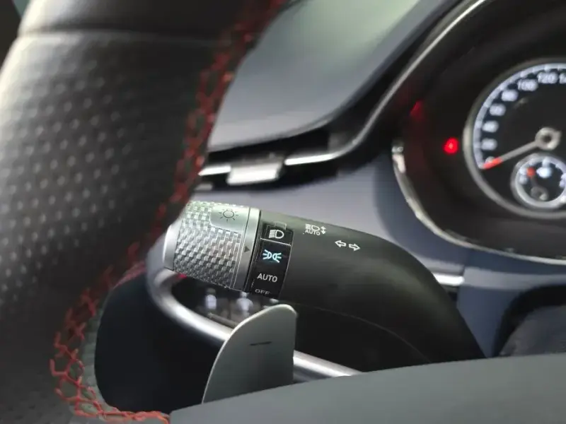 2021 Genesis GV70 с пробегом 67 273 км