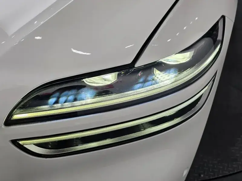 2021 Genesis GV70 с пробегом 64 494 км