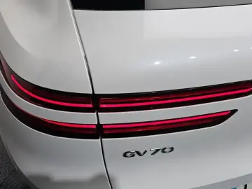 2021 Genesis GV70 с пробегом 64 494 км