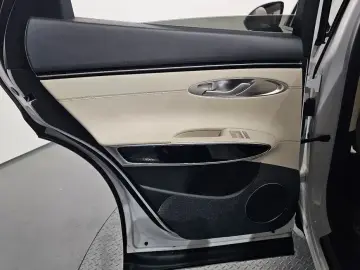 2021 Genesis GV70 с пробегом 64 494 км
