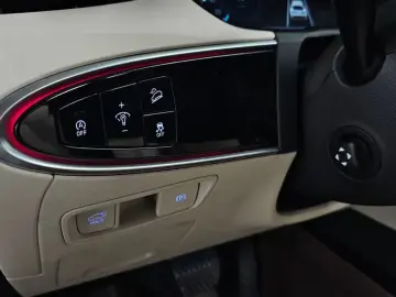 2021 Genesis GV70 с пробегом 64 494 км