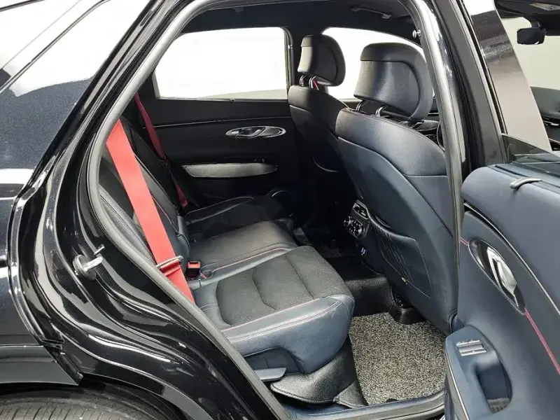 2021 Genesis GV70 с пробегом 47 768 км