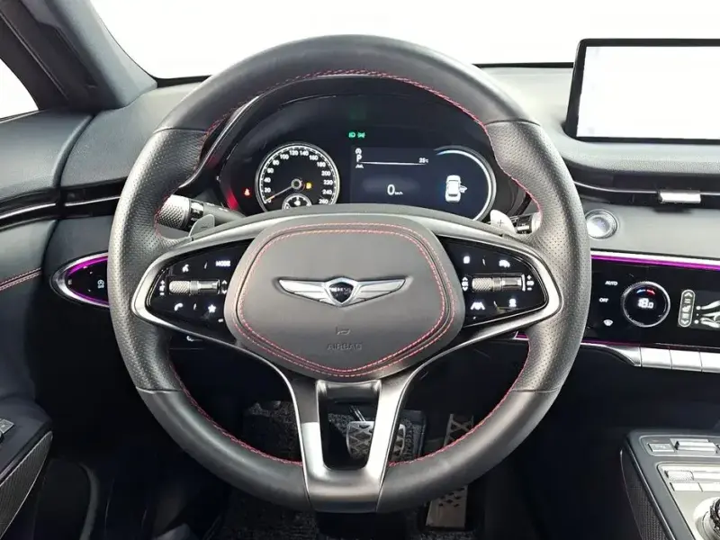 2021 Genesis GV70 с пробегом 47 768 км