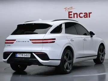 2022 Genesis GV70 с пробегом 95 085 км