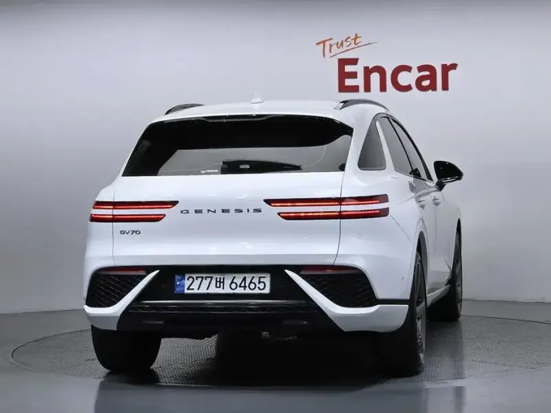 2022 Genesis GV70 с пробегом 95 085 км