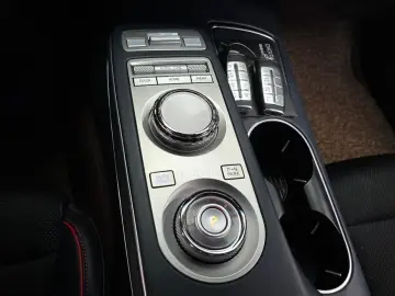 2022 Genesis GV70 с пробегом 95 085 км